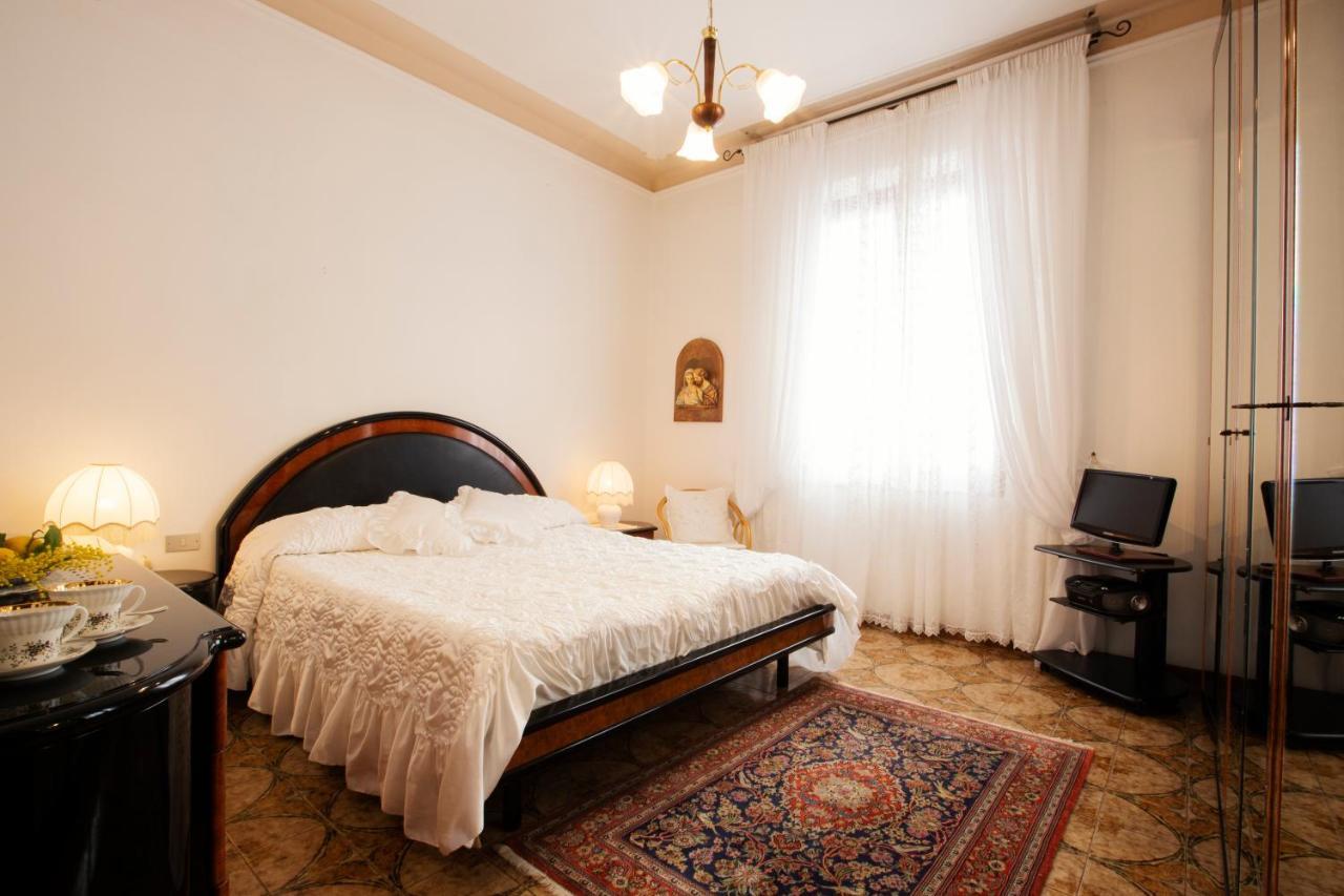 Room Cavour, Nearby Cinqueterre Специя Екстериор снимка